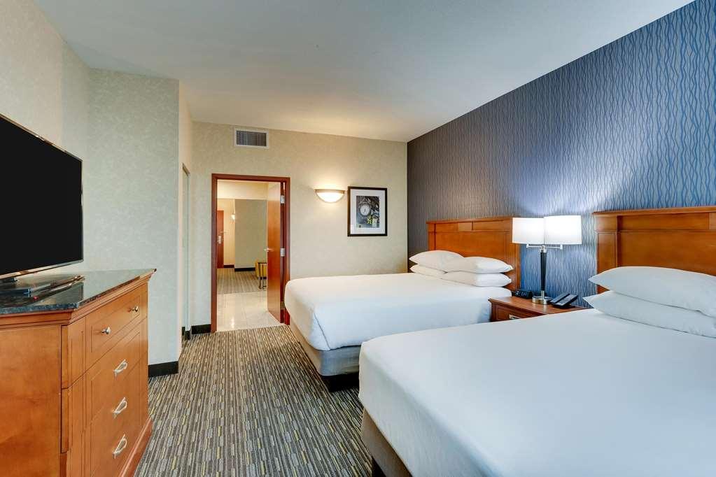 Drury Inn & Suites Sikeston Room photo